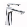 Torneira de banheiro Taizhou Sanitary Ware Morden Design High Baking Paint White Basin Faucet Torneira de banheiro de bronze dourado