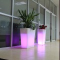 Cubo de hielo para exteriores con cambio de color LED