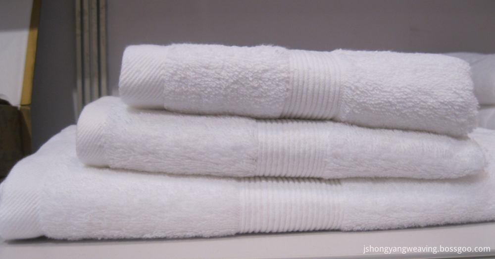 white color hotel towel set