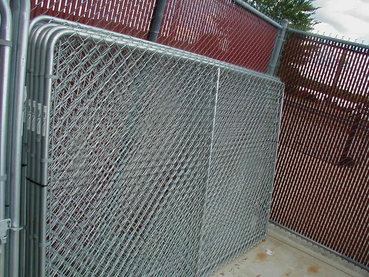 Chain Link Boxed Kennel