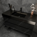 Mur noir de luxe suspendu une vanité de vanité de salle de bain suspendue