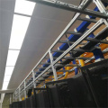 Bandejas de cables de acero en la sala de datos