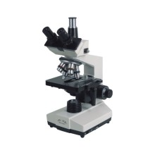 Microscópio biológico trinocular para uso em laboratório