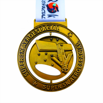 Спиновая медаль с антикварным золотым металлом