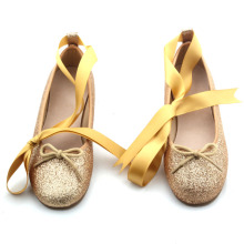Блестящие желтые детские модельные туфли на резиновой подошве