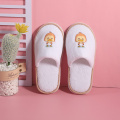 Slippers de l&#39;hôtel en velours antidérapant pour enfants