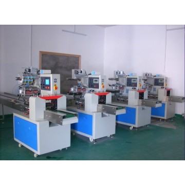 Automatic hot-selling pillow moon-cake packaging machine