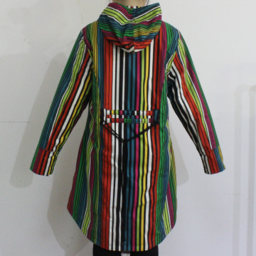 Raincoat colorido com capuz de PVC para mulher