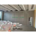 Sound insulation operable wall partition for hall