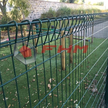 Triangle de barrière de BRC enduit par PVC se pliant pour le jardin