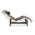 Cassina Le Corbusier LC4 Chaiselongue Pony Leder