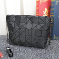 Bolsas al por mayor Fashion Crossbody Bolsos Mini bolsos Geométricos con cadenas PU Ladies Messenger Bag