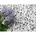 MOUSSELINE DE SOIE AVEC 3MM PARTOUT SEQUIN EMBD + FEUILLE 50/52 "