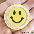 Broderie de tissu de mode patch bricolage visage sourire jaune