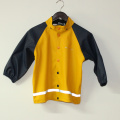 Veste de pluie réfléchissant de PU jaune solide pour enfants/bébé