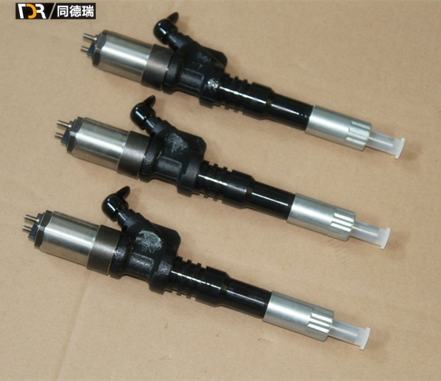 PC400-7 Injector Assembly