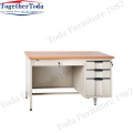 Metall -Office -Tisch mit Holzoberteil