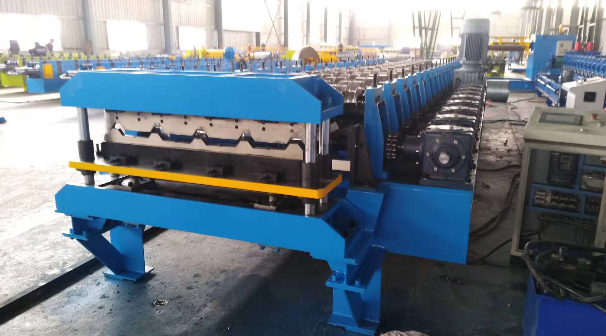 roll forming machine