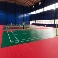 Juego de bádminton de Tailandia usando Underlay