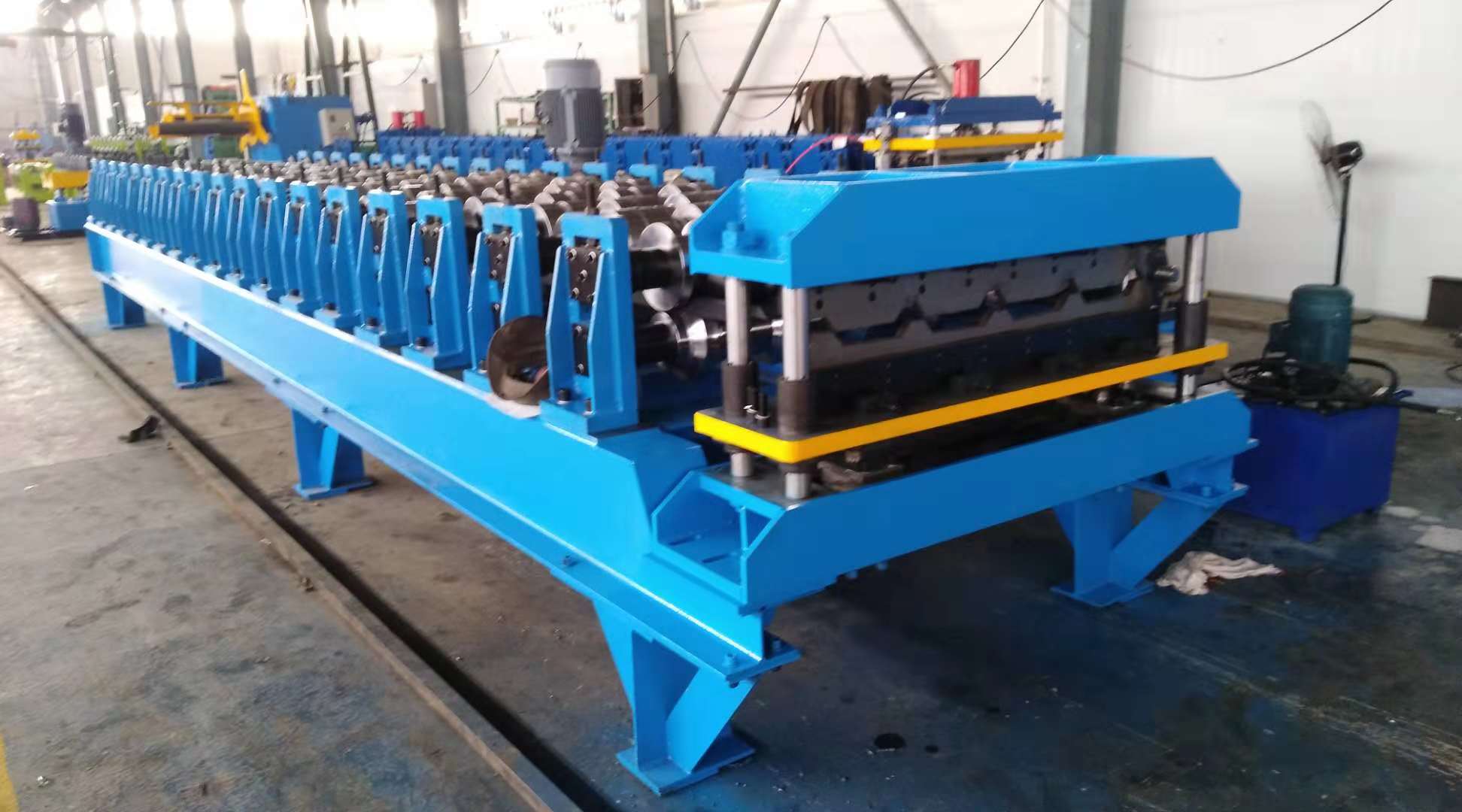 roll forming machine