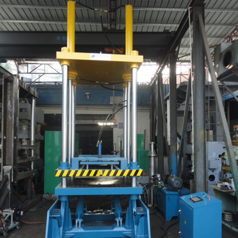 Plastic molding machine Plastic molding machine