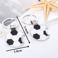 Forme de football Keychain avec décapsuleur