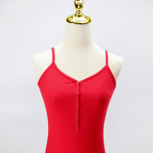 Удобное легкое платье с красным вязанием макси