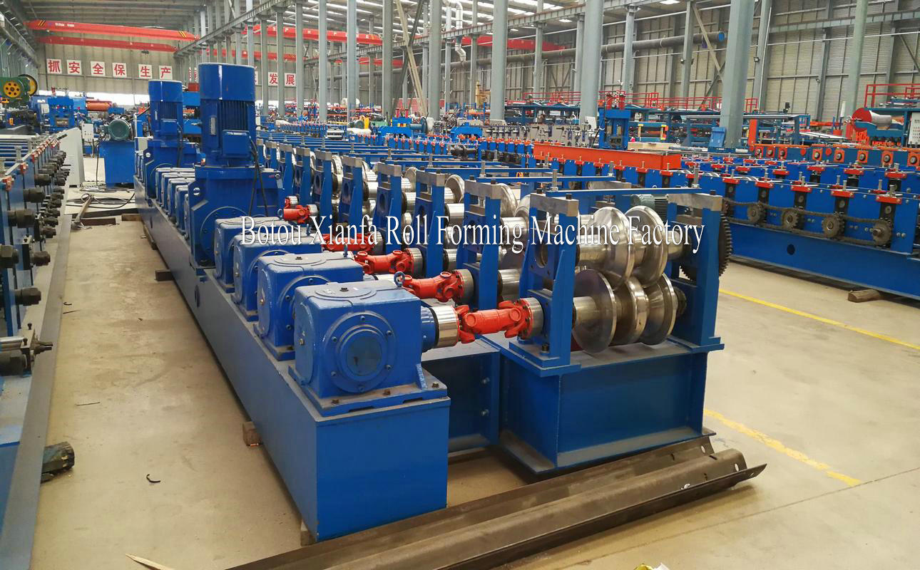 guardrail forming machine