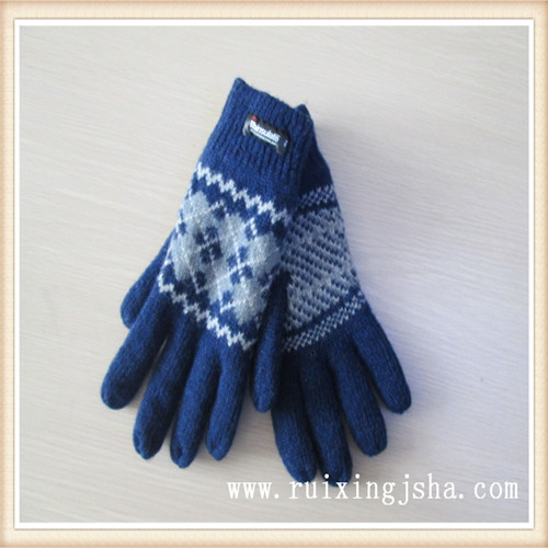 knitted wool gloves with isolating lining 