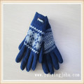 knitted wool gloves with isolating lining