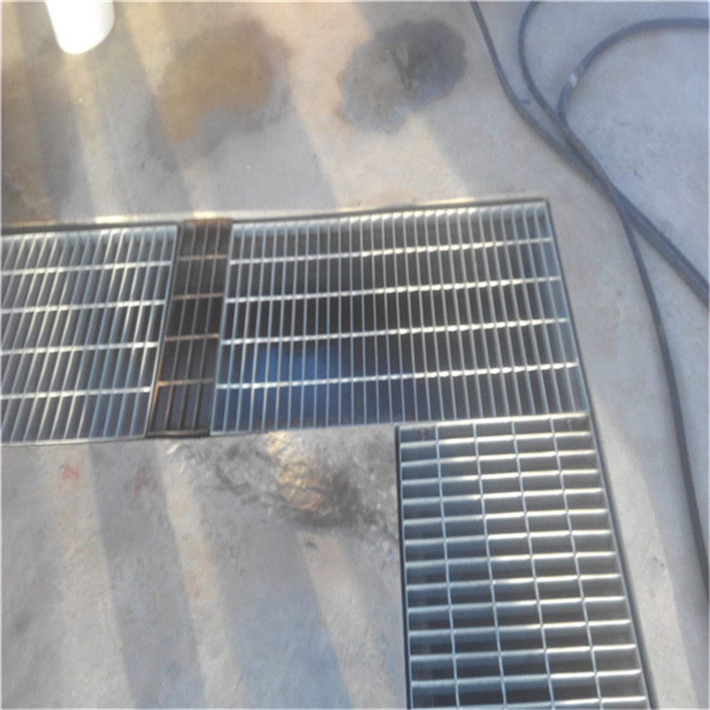 trench cover grating