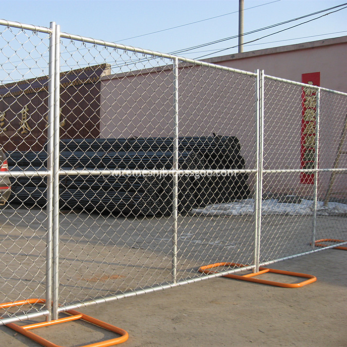 Chain link temporary fence