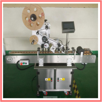 Máquina de etiquetado automático para etiquetas laterales