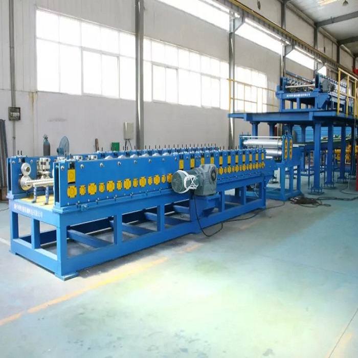 EPS sandwich panel roll forming machine PU coated roofing tile sandwich forming machine