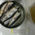 Conservateurs de sardines en huile