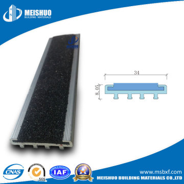 Recessed Abrasive Flat Step Nosing for Ceramic Tile