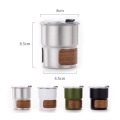 Outdoor -Tasse mit Holzhalter und Plastikdeckel