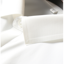 Film adhésif thermofusible pour chemise blanche