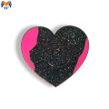 Pino de lapela personalizada de metal com glitter