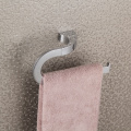 U forma de toalha de banheiro de latão cromado