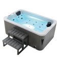 Pátio ao ar livre com banheira de hidromassagem colocando uma banheira de hidromassagem em uma banheira de spa de deck ePos Hot Hot Tub Whirlpool