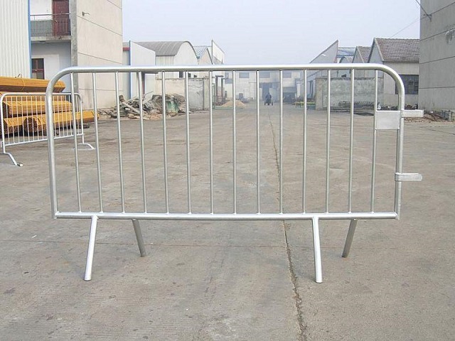 Crowd Control Barrier Mesh