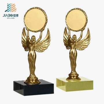 Top Verkauf Legierung Casting Gold 16 cm Benutzerdefinierte Nika Trophy für Förderung