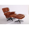 Charles e Ray Eames Lounge Chair e otomano