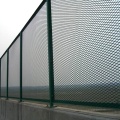 Fence anti-lancement du pont en maille métallique élargi