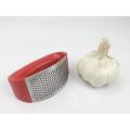 Convenient and durable garlic press