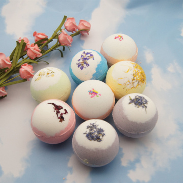 Bombe de bain pétillante nuage arc-en-ciel de fleurs séchées