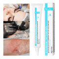 Gel de sourcils microbladants engourdissant le tatouage