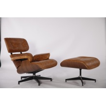 Charles y Ray Eames Lounge Chair y otomana