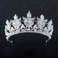 Couronne en perle de type fleur pour la reine